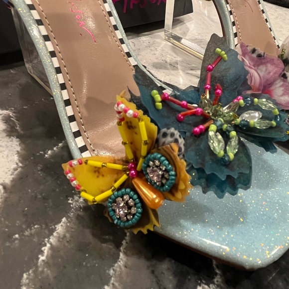 Betsy Johnson Butterfly Wedge - Picture 3 of 6